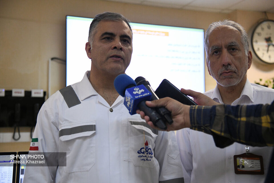 وزیر نفت: مدیریت ناترازی انرژی را پیگیری می‌کنیم، وزیر نفت با بیان اینکه حضور در منطقه عسلویه به‌منظور بررسی وضع شرایط تولید گاز کشور انجام شد، گفت: مدیریت در ناترازی انرژی را در بخش‌های تولید حامل‌های انرژی و بهینه‌سازی مصرف پیگیری می‌کنیم.