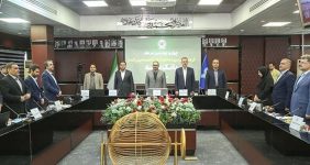 به گزارش خبرانرژی: دکتر پرتوافکنان عضو هیات مدیره بانک سپه در این مراسم ضمن تشریح عملکرد بانک در برگزاری چهل و چهارمین جشنواره حساب‌های قرض‌الحسنه پس‌انداز، گفت: این رویداد با جدیت و تلاش مدیران مناطق، شعب، ستاد و تمامی همکاران سراسر کشور به بهترین شکل ممکن انجام شد.