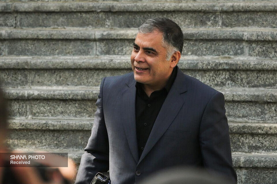 نقش حمایتی رئیس‌جمهوری و اعضای دولت با صنعت نفت کماکان به قوت خود باقی است، وزیر نفت گفت: نقش حمایتی رئیس‌جمهوری و دیگر اعضای دولت با صنعت نفت برای اینکه بتوانیم روند کارها را تسهیل کنیم کماکان به قوت خود باقی است.