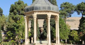 به گزارش خبرانرژی: سیاوُش آریا، کُنشگر و پژوهشگر میراث فرهنگی-خبرنگار آزاد| چندی است که با پشتیبانی مدیرکل ادارۀ میراث فرهنگی، گردشگری و صنایع دستی استان پارس (فارس) پای مرمتگران به مجموعۀ تاریخی و فرهنگی آرامگاه حافظ شیرازی باز شده است و پس از ده‌ها یادمان تاریخی ارزشمند شیراز جانی دوباره گرفته است.