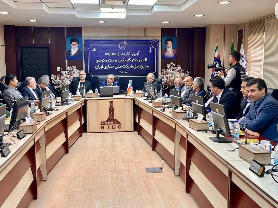 اختصاص ۸۰۰ میلیون دلار اعتبار برای نوسازی تجهیزات حفاری، مدیرعامل شرکت ملی نفت ایران از اختصاص ۸۰۰ میلیون دلار اعتبار به مجموعه ملی حفاری برای نوسازی ادوات و تجهیزات خبر داد و گفت: افزایش بهره‌وری و اصلاح ساختار شرکت در کنار انضباط کاری از اولویت‌های کار در ملی حفاری باشد.