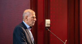 به گزارش خبرانرژی: به گفته بهادرانی، تحقق درآمدهای ناشی از فروش نفت، واگذاری دارایی‌ها و استقراض جای تردید جدی دارد.