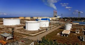 تحویل ۸۶ میلیون لیتر نفت‌گاز به نیروگاه‌های نکا و علی‌آباد، مدیر شرکت خطوط لوله و مخابرات نفت شمال از تحویل ۸۶ میلیون لیتر نفت‌گاز از طریق شبکه خطوط لوله سراسری به نیروگاه‌های نکا و علی‌آباد از ابتدای امسال تا کنون خبر داد و گفت: با انجام این فرآیند از تردد بیش از ۲ هزار و ۸۰۰ کامیون‌ حامل سوخت در مازندران و گلستان جلوگیری شد.