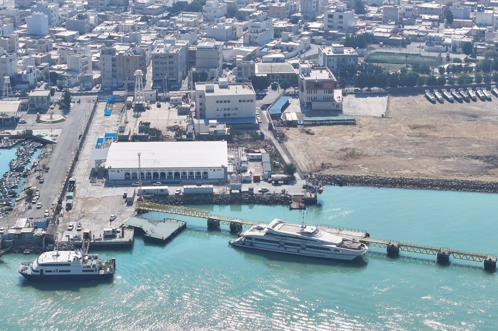 به گزارش خبرانرژی به نقل از بندر و دریا، سیدحسام مزارعی کارشناس روابط عمومی بندر بوشهر در گزارشی به بررسی فرصت‌ها و ظرفیت‌های گردشگری دریایی استان بوشهر پرداخته است.