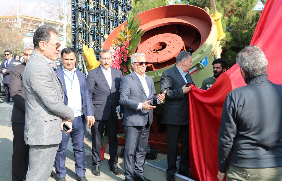 به گزارش خبرانرژی: مهرنوش خانمحمدزاده| ، محمدرضا بهرامن، نایب رییس اتاق بازرگانی ایران در ابتدای این مراسم ضمن تقدیر و تبریک به مجموعه صنعتی«تکنوتک» برای ساخت این محصول ارزشمند اظهار کرد: یکی از زیرساخت‌های مهم توسعه کشور، تولید تولید ماشین‌آلات است.