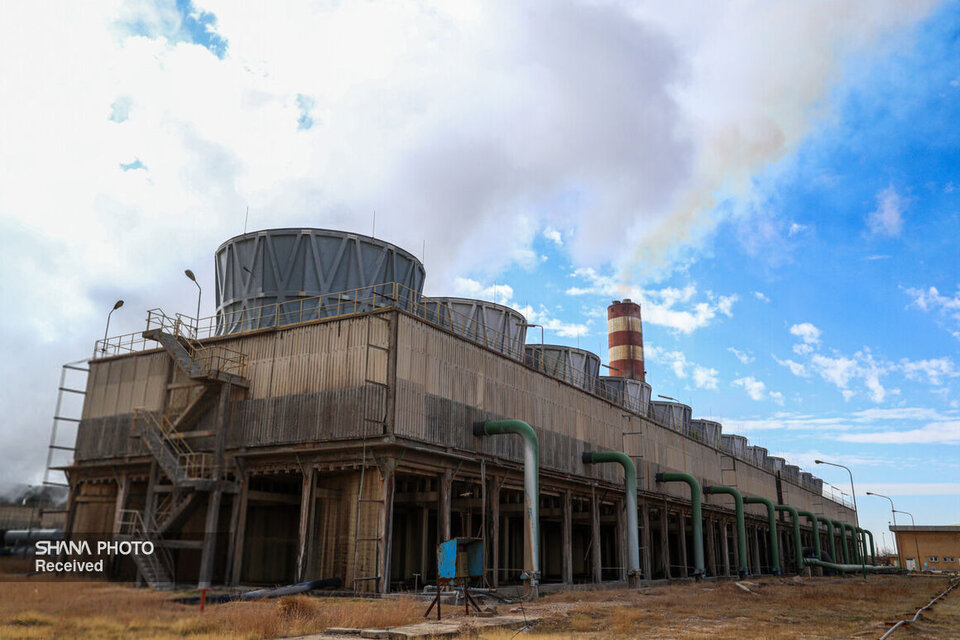 رکورد تحویل نزدیک به ۴ میلیارد لیتر سوخت مایع به نیروگاه‌ها ثبت شد، رکورد تحویل ۴ میلیارد لیتر سوخت مایع (نفت‌گاز و نفت کوره) به نیروگاه‌ها طی ۸۰ روز نخست شروع به کار دولت چهاردهم ثبت شد.