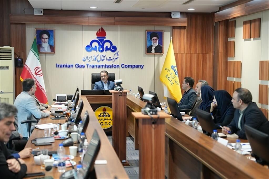 ضرورت افزایش امنیت شبکه‌ انتقال گاز ایران، مدیرعامل شرکت انتقال گاز ایران بر اهمیت ارتقای زیرساخت‌های مخابراتی و فناوری اطلاعات به‌منظور بهبود بهره‌وری و افزایش امنیت شبکه‌ها تأکید کرد.