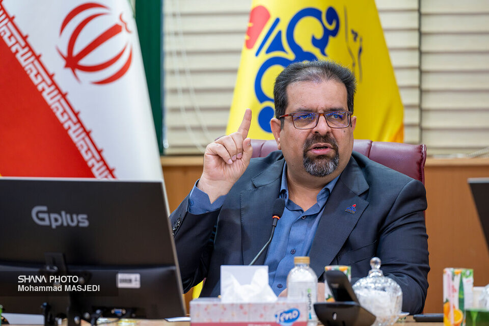 لزوم نگاه ملی در مدیریت مصرف بهینه گاز، معاون وزیر نفت در امور گاز با تأکید بر لزوم نگاه ملی در مدیریت مصرف بهینه گاز گفت: شرکت‌های گاز استانی برای اعمال مدیریت درست مصرف باید با هماهنگی مدیریت دیسپچینگ شرکت ملی گاز ایران، گازرسانی به نیروگاه‌ها، صنایع و … را با برنامه‌های از پیش‌ تعیین‌شده انجام دهند.