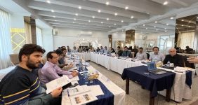 نخستین گام برای تزریق آب به بزرگ‌ترین میدان نفتی ایران برداشته شد، کارگاه «مدیریت سیلاب‌زنی آب و ازدیاد برداشت از میدان‌های نفتی به‌عنوان بخشی از پروژه نخستین پایلوت تزریق آب در میدان اهواز - بنگستان»، با همکاری پژوهشگاه صنعت نفت و مدیریت پژوهش و فناوری شرکت ملی نفت ایران به‌مدت پنج روز برگزار شد.