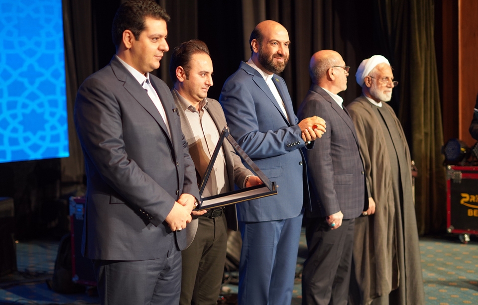 به گزارش خبرانرژی به نقل از روابط عمومی تولیدی بازرگانی اشجع باتری در اختتامیه هجدهمین دوره جایزه ملی کیفیت ایران که در شامگاه یکشنبه ۲۰ آبان ۱۴۰۳ برگزار گردید، شرکت تولیدی بازرگانی اشجع باتری (آکو باتری ) مفتخر به دریافت لوح تقدیر اشتهار به کیفیت چهار ستاره گردید.