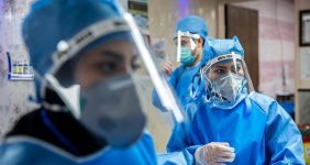 پرستاران ایرانی به سوی سالمندی می‌روند، رئیس‌کل سازمان نظام پرستاری کشور با اشاره به روند سالمند شدن جمعیت پرستاری و افزایش سن کاری این عزیان بر لزوم برنامه‌ریزی دقیق برای مقابله با چالش‌های سالمندی جمعیت و خدمات مراقبتی تأکید کرد. وی همچنین از تلاش‌های سازمان نظام پرستاری برای رونق مراقبت‌های در منزل و پوشش بیمه‌ای خدمات پرستاری در منزل خبر داد.