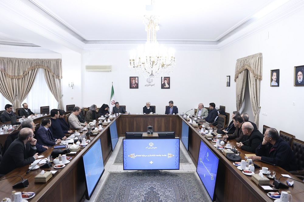 به گزارش خبرانرژی، معاون اول رئیس جمهور با بیان این مطلب گفت: راهبرد دولت تک نرخی کردن ارز در کشور و رسیدن نرخ ارز نیمایی به ارز تجاری و صادراتی با شیب ملایم است که در نهایت به یک نرخ ثابت خواهیم رسید تا محدودیتی در ارائه و عرضه ارز نداشته باشیم.