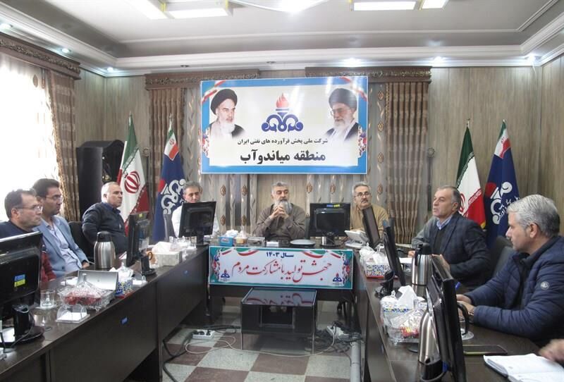 تأمین و توزیع فرآورده‌های نفتی باید به‌موقع انجام شود، سرپرست شرکت ملی پخش فرآورده‌های نفتی منطقه میاندوآب اظهار کرد: تأمین و توزیع فرآورده‌های نفتی به مصرف‌کنندگان، جایگاه‌های عرضه فرآورده‌های نفتی و خانوارهای مصرف‌کننده نفت سفید باید به‌موقع از مبادی تعیین‌شده انجام شود.