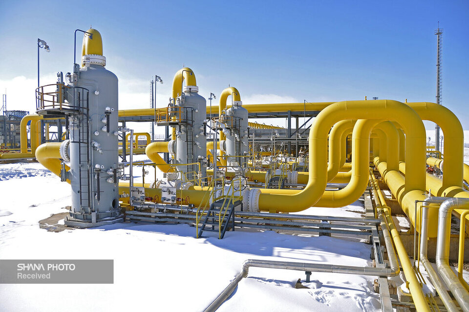 تحویل ۸۶۰ میلیون مترمکعب گاز به شبکه سراسری، سخنگوی شرکت ملی گاز ایران اظهار کرد: دیروز از ۸۶۰ میلیون مترمکعب گاز طبیعی تحویل شده به شبکه، ۶۲۵ میلیون مترمکعب در بخش خانگی، تجاری و صنایع جزء مصرف شده است.