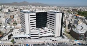 به گزارش خبرانرژی: اگر چه رقم بدهی دولت به پیمانکاران وزارت بهداشت کاملا مشخص نیست ولی بودجه سال جاری حوزه دارو و پرسنل نیز به صورت کامل پرداخت نشده است و بویژه در حوزه نیروی انسانی و پرستاران هنوز معوقاتی مانده است و عدم توجه به هر یک از سه گروه ذکر شده، زنگ خطر را برای حوزه سلامت کشور به صدا در میآورد.