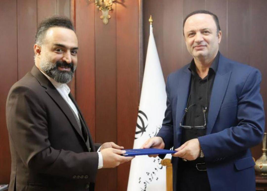 به گزارش خبرانرژی: دکتر رضا مسرور، دبیر شورای عالی مناطق آزاد تجاری -صنعتی و ویژه اقتصادی کشور، طیِ حکمی، سید مرتضی عمادی را به عنوان مدیرکل روابط عمومی و امور بین‌الملل این دبیرخانه منصوب کرد.