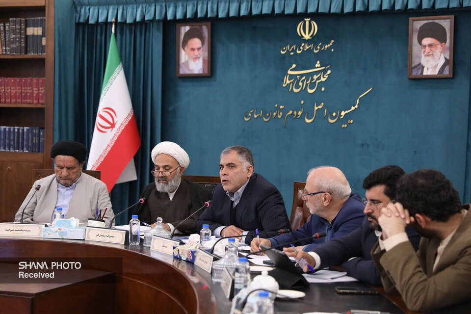 به گزارش خبرانرژی به نقل از شانا: محسن پاک‌نژاد روز (سه‌شنبه، چهارم دی) در نشست با کمیسیون اصل نود مجلس شورای اسلامی با تأکید بر اینکه ایجاد تأسیسات فشارافزایی در پارس جنوبی در کشور از نان شب هم واجب‌تر است، اظهار کرد: تمهیدات لازم برای تأمین مالی این پروژه اندیشیده شده است.