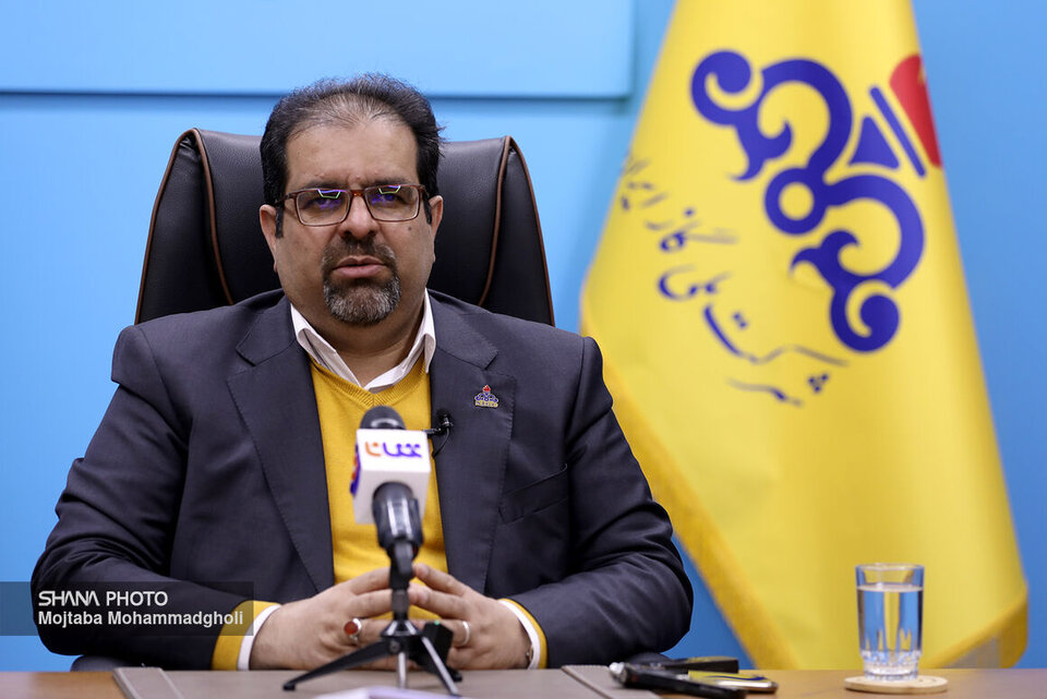 به گزارش خبرانرژی: سعید توکلی در گفت‌وگو با شانا با اشاره به اینکه مقدار مصرف گاز در آبان‌ امسال برابر با مقدار مصرف گاز در آذر پارسال شد، اظهار کرد: از این رو به اصطلاح مصرف زمستانی یک ماه زودتر به سراغ شرکت ملی گاز ایران آمد.