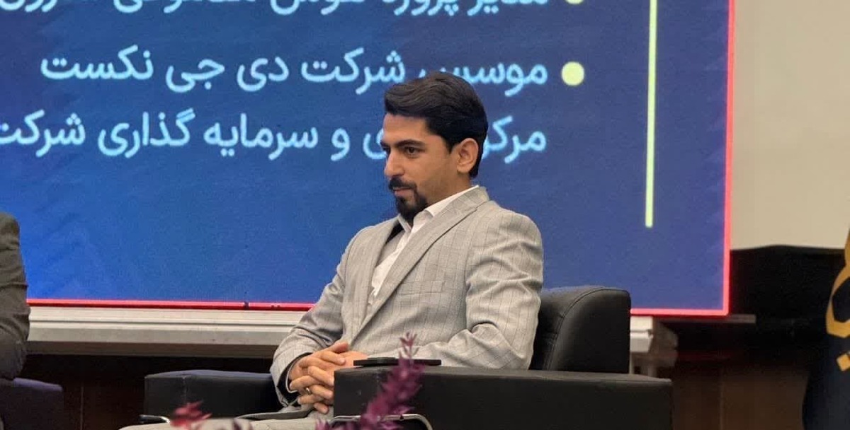 به گزارش خبرانرژی: عبدالناصر همتی وزیر اقتصاد و دارایی به تازگی جلسه‌ای در خصوص بازار ارز با جمعی از اقتصاددانان داشت؛ در این جلسه که ششم دی ماه برگزار شد، صاحب نظران اقتصادی نیز دیدگاه‌های خود را درباره مدیریت بازار ارز به عنوان یکی از مولفه‌های مهم در اقتصاد کلان مطرح کردند.