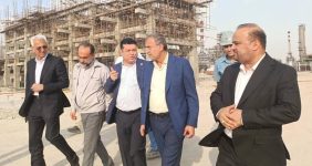 کیفیت محصولات سنگین پالایشگاه بندرعباس ارتقا می‌یابد، مدیرعامل شرکت پالایش نفت بندرعباس پروژه ارتقای کیفیت محصولات سنگین پالایشگاه بندرعباس را یکی از طرح‌های اولویت‌دار و راهبردی کشور دانست و گفت: اجرای این پروژه سبب بهبود عملکرد اقتصادی کشور، ایجاد اشتغال پایدار برای بیش از ۲ هزار نفر و حفظ محیط زیست می‌شود.