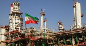 گام بلند پالایشگاه بندرعباس برای تأمین خوراک پایدار، مدیرعامل شرکت پالایش نفت بندرعباس با اشاره به بهره‌برداری از خط لوله تأمین خوراک این پالایشگاه با ظرفیت روزانه ۳۰۰ هزار بشکه گفت: با بهره‌برداری از این خط دیگر نیازی به تأمین فرآورده از طریق کشتی نخواهیم داشت.