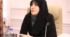 ۱۶ میلیارد دلار ارزآوری پتروشیمی ایران در شرایط تحریم، رئیس فراکسیون نظارت بر صنعت نفت، گاز و پتروشیمی مجلس شورای اسلامی گفت: امسال صنعت پتروشیمی ایران ۶۰ ساله شد، صنعتی که توانسته در شرایط تحریم با حدود ۱۶ میلیارد دلار ارزآوری برای کشور افتخارآفرینی کند.