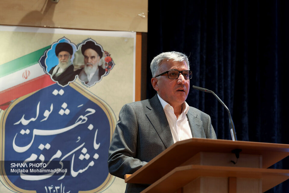 آغاز فعالیت‌های اکتشافی در بخش دریایی پس از ۵ سال وقفه، مدیر اکتشاف شرکت ملی نفت ایران با بیان اینکه این مدیریت از سال ۱۳۹۸ تاکنون هیچ‌گونه فعالیت حفاری اکتشافی در دریا نداشته است، گفت: با امضای قراردادهای تأمین دکل برای نخستین بار در دولت چهاردهم و پس از پنج سال وقفه، فعالیت‌های اکتشافی در بخش دریا آغاز می‌شود.