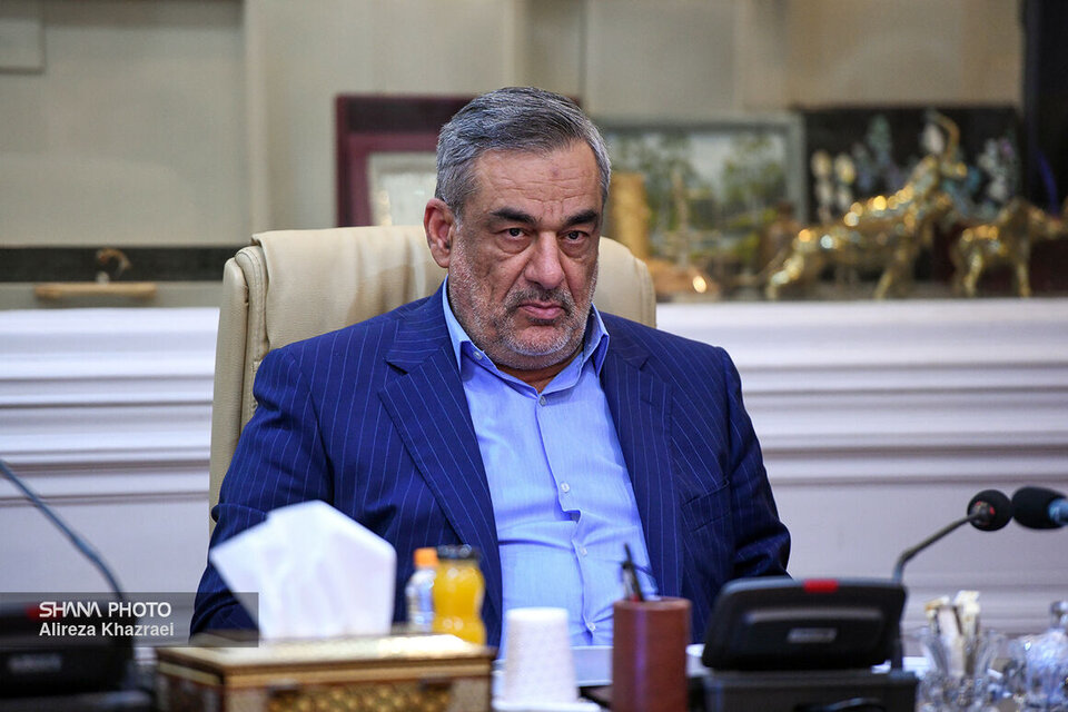 ارائه ۱۰۰ بسته سرمایه‌گذاری به بخش خصوصی برای افزایش تولید نفت و گاز، مدیرعامل شرکت ملی نفت ایران با اشاره به اینکه پنج طرح نفتی آماده بهره‌برداری است، گفت: همچنین ۱۰۰ بسته سرمایه‌گذاری در صنعت نفت در هفته‌های آینده با حضور وزیر نفت در سمیناری به بخش خصوصی داخلی و خارجی ارائه می‌شود و زمینه‌ساز افزایش تولید نفت و گاز در کشور است.