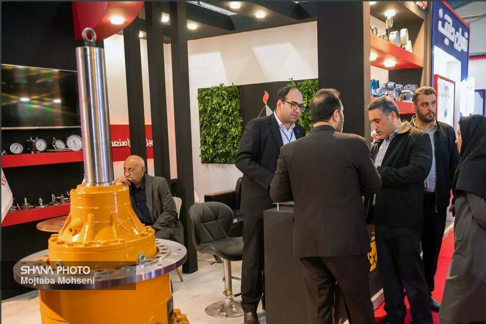 بازسازی ۴۵ ماشین دوار کلیدی در مناطق نفت‌خیز جنوب، مدیر تعمیرات شرکت ملی مناطق نفت‌خیز جنوب گفت: سال ۱۴۰۳ با تکمیل تعمیرات اساسی ۴۵ ماشین فرآیندی سنگین (Heavy Duty) و ۸ دستگاه مولد برق اضطراری، مناطق نفت‌خیز جنوب توانست نقش حیاتی این تجهیزات را در استمرار تولید نفت تقویت کند.