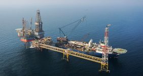 تازه‌ترین وضع توسعه فاز ۱۱ پارس جنوبی بررسی شد، تازه‌ترین وضع توسعه فاز ۱۱ پارس جنوبی در بخش‌های مختلف ازجمله تأمین دکل و کالاهای مورد نیاز حفاری، برنامه زمان‌بندی بارگیری و نصب جکت سرچاهی موقعیت ۱۱A، ساخت سکوی دوم فاز ۱۱ و ... بررسی شد.