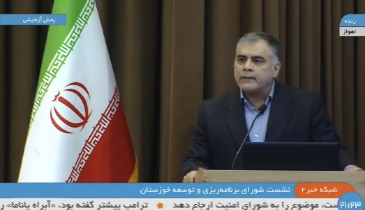 به گزارش خبرانرژی به نقل از شانا، محسن پاک‌نژاد شامگاه پنجشنبه ( چهارم بهمن) در نشست شورای برنامه‌ریزی و توسعه خوزستان با حضور مسعود پزشکیان، رئیس‌جمهوری با بیان اینکه نام خوزستان با نام نفت هم‌قرینه اظهار کرد: نفتی پیشران توسعه اقتصادی کشور است و همه کشور از نعمت آن بهره‌مند هستند، اما استان خوزستان آن‌طور که شایسته و بایسته است از منافع نفت منتفع نبوده است.