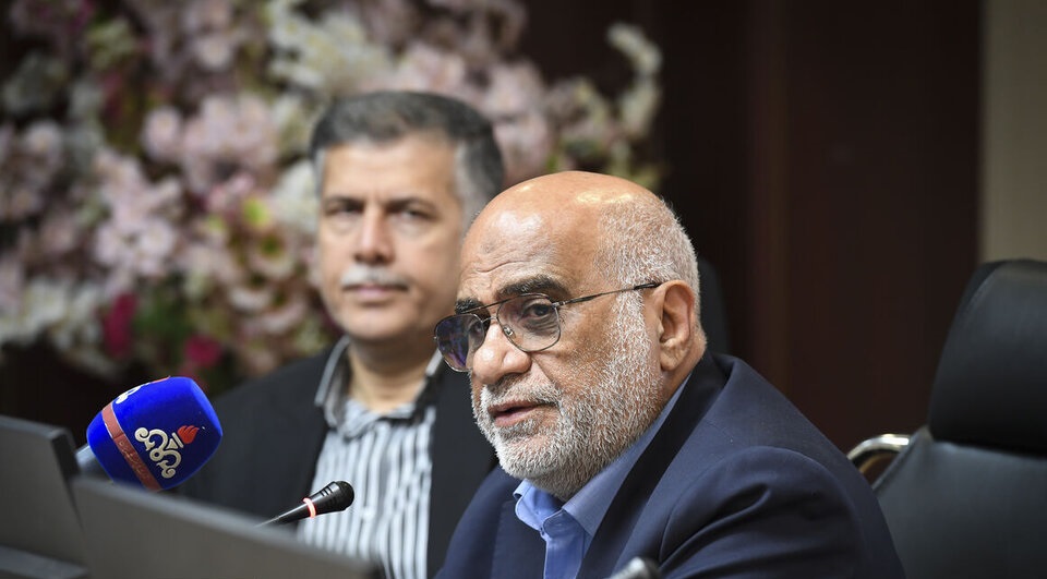 جبران هزینه‌های استخراج نفت از اعتبارات مسئولیت اجتماعی، رئیس مجمع نمایندگان خوزستان در مجلس شورای اسلامی گفت: هزینه استخراج نفت که پیامدهای آن تخریب زیست محیطی و تحمیل هزینه اضافه بر زندگی مردم استان است، باید از محل اعتبارات مسئولیت‌های اجتماعی نفت و گاز جبران شود.