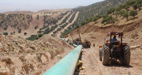 به گزارش خبرانرژی: شهداد فروتن در گفت‌وگو با شانا با اشاره به ابلاغ مصوبه طرح احداث خط لوله نفت خام ترش سبزآب – ری در سال ۱۳۹۳ به شرکت ملی مهندسی و ساختمان نفت ایران اظهار کرد: هدف از احداث این خط لوله، تأمین خوراک تکمیلی پالایشگاه‌های کرمانشاه، شازند، تهران، تبریز و زیرساخت لازم برای تأمین خوراک پالایشگاه آناهیتاست.