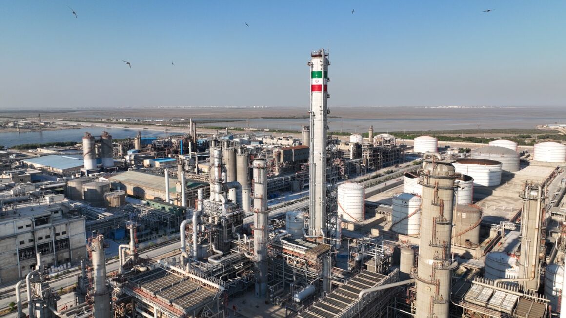 درآمد پارسال «بوعلی» در ۹ ماهه امسال محقق شد، گزارش فعالیت ماهانه شرکت پتروشیمی بوعلی سینا در بازار سرمایه نشان می‌دهد این شرکت تا پایان پاییز افزون بر تحقق کل درآمد پارسال، تولید خود را به مقدار ۸۹ درصد ظرفیت سال رسانده است.