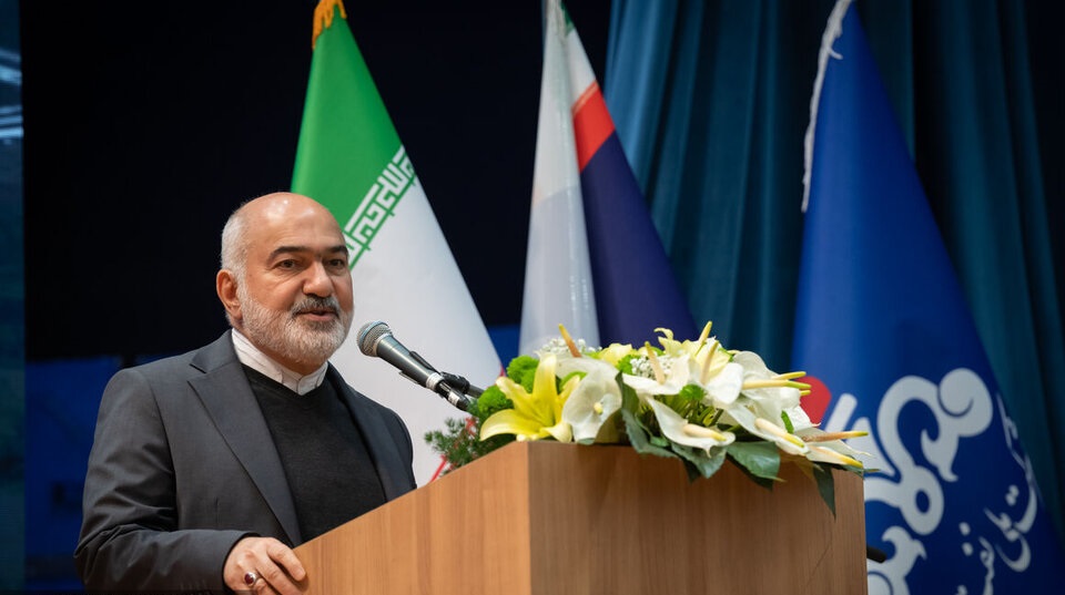 مسئولیت‌های مهمی خوزستان در ۱۰۰ سال گذشته؛ استاندار خوزستان گفت: این استان در ۱۰۰ سال گذشته مسئولیت‌های مهمی همچون تولید نفت، گندم، محصولات فلزی، پتروشیمی و خوراکی کشور را برعهده داشته است.