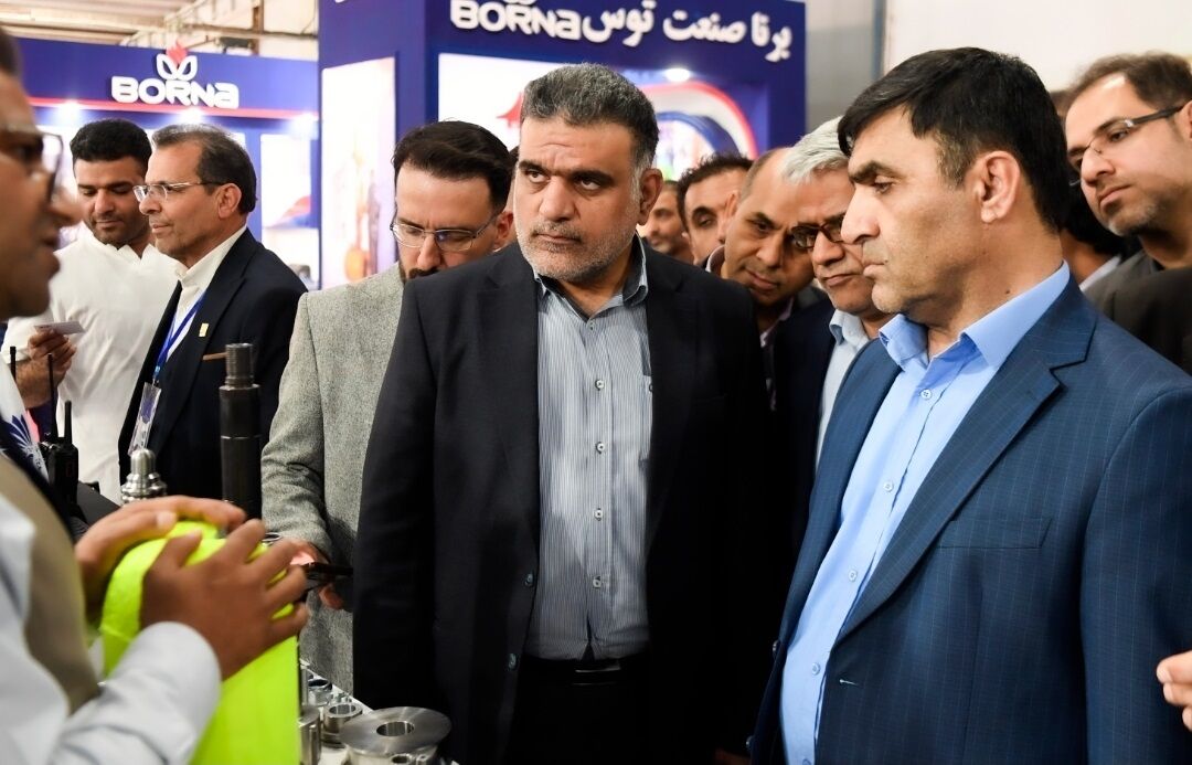 پروژه پایلوت تزریق آب به مخازن؛ روشی نوین برای افزایش ذخایر نفت، مدیر امور فنی شرکت ملی مناطق نفت‌خیز جنوب گفت: با توجه به حجم نفت درجای مخازن بنگستانی، در صورت موفقیت‌آمیز بودن این پروژه پایلوت، تزریق آب می‌تواند نقش بسزایی در افزایش ذخایر نفت قابل برداشت مخازن مناطق نفت‌خیز جنوب، به مقدار بیش از ۵ میلیارد بشکه داشته باشد.