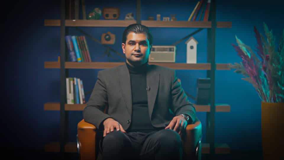 به گزارش خبرانرژی: هات شات، یکی از برنامه‌های تاک‌شوی پلتفرم «شهر تی وی» که قرار است هر هفته به موضوعات و چالش‌های موجود در زمینه‌های اجتماعی و فرهنگی بپردازد.