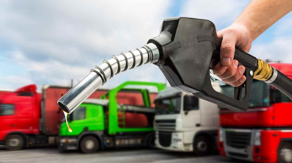 قیمت یارانه گازوئیل در سال ۱۴۰۴ تغییر می‌کند، یارانه در آخر زنجیره و در زمان تحویل محصول به مصرف‌کننده نهایی داده شود.