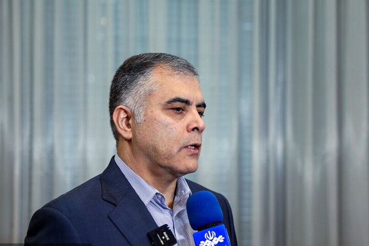 ۷.۵ میلیارد دلار قرارداد نفت و گازی با روسیه، وزیر نفت گفت: هم‌اکنون شرکت‌های روسی در تعدادی از میدان‌های نفت و گاز ایران با سرمایه‌گذاری بیش از ۷.۵ میلیارد دلار قراردادهایی را در دست اجرا دارند.