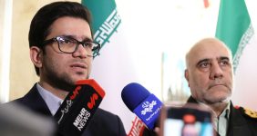 افزایش ۳۰۰ میلیون لیتری ذخایر بنزین کشور، مدیرعامل شرکت ملی پالایش و پخش فرآورده‌های نفتی ایران از توزیع سالانه ۱۰۰ میلیارد لیتر انواع فرآورده نفتی به ارزش بالای ۵۵ میلیارد دلار در کشور خبر داد و گفت: ذخایر بنزین بیش از ۳۰۰ میلیون لیتر نسبت به مدت مشابه پارسال افزایش یافته است.