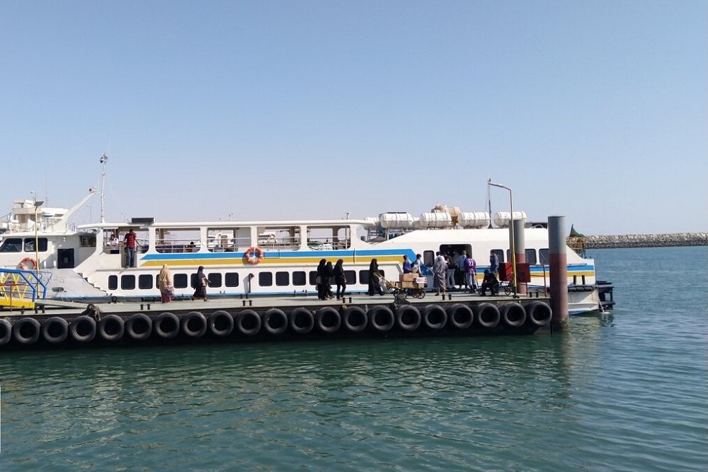 به گزارش خبرانرژی به نقل از پایگاه خبری بندر و دریا، مدیر بنادر و دریانوردی شهید باهنر و شرق هرمزگان در گفت‌وگو با خبرنگار بندر و دریا در این‌باره اظهار کرد: با توجه به تغییرات روزانه و گاهی لحظه‌ای شرایط جوی و امکان تغییر در تردد شناورهای مسافربری، یک کانال اطلاع‌رسانی با هدف جلوگیری از اتلاف وقت و هزینه مسافران در فضای مجازی ایجاد شد.