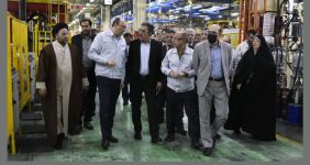 به گزارش خبرانرژی به نقل از سایپانیوز، علی علیزاده، رئیس کمیسیون صنایع و معادن مجلس شورای اسلامی، در حاشیه این بازدید با اشاره به ضرورت حمایت از تولید داخلی، اظهارداشت: امروز فرصتی فراهم شد تا از نزدیک با توانمندیهای گروه خودروسازی سایپا آشنا شویم و نقطهنظرات مدیرعامل، اعضای هیاتمدیره و مهندسان این مجموعه را بشنویم.