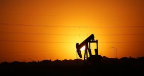 بغداد فشار واشینگتن برای ازسرگیری صادرات نفت کردستان عراق را رد کرد، مشاور نخست‌وزیر عراق در امور خارجه گزارش‌ها درباره فشار آمریکا برای آغاز دوباره صادرات نفت از اقلیم کردستان را تکذیب کرد.