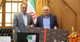 به گزارش خبرانرژی: در مراسمی همزمان با بازنشستگی قاسم ساکی معاون سابق تولید و رئیس مجتمع پتروشیمی شازند از وی بابت شکست‌های متعدد رکورد تولید و ثبت آمارهای بی‌سابقه برای تولید محصولات پتروشیمی به عنوان «مرد تولید استان مرکزی» تقدیر شد.