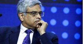 تمایل هند به ادامه خرید نفت از روسیه، معاون اجرایی وزیر نفت هند اعلام کرد که نفت روسیه را تنها از شرکت‌ها و نفتکش‌ها روس معاف از تحریم‌های واشینگتن علیه مسکو می‌خرد.