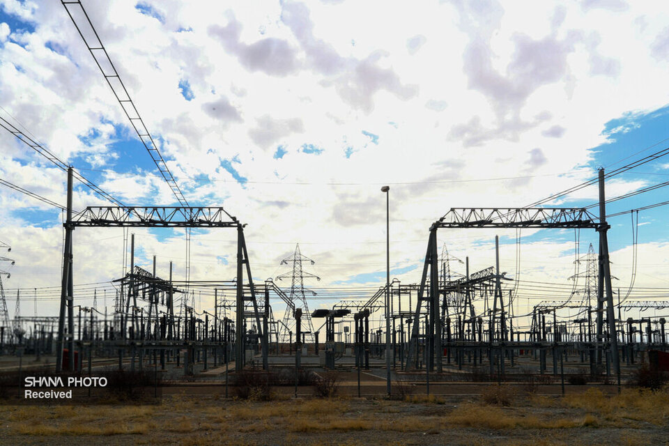 توضیحاتی درباره ادعاهای وزارت نیرو، برنامه‌ریزی صحیح در مصرف سوخت معادل از سوی نیروگاه‌ها، نقش کلیدی در جلوگیری از مشکلات احتمالی در تولید برق دارد. چشم‌پوشی از نقش مدیریت نامناسب سبد سوخت، نه‌تنها مشکل را حل نمی‌کند، بلکه می‌تواند زمینه‌ساز چالش‌های مشابه در آینده باشد.