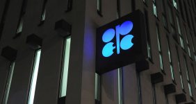 تولید روزانه نفت اوپک ۵۰ هزار بشکه کاهش یافت، نظرسنجی خبرگزاری رویترز نشان داد تولید نفت خام اعضای سازمان کشورهای صادرکننده نفت (اوپک) در ژانویه ۲۰۲۵ نسبت به دسامبر پارسال ۵۰ هزار بشکه کاهش یافت.