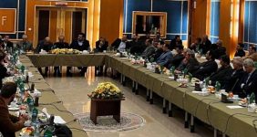 جبران خسارت واحدهای تولیدی از قطع انرژی تا شنبه ابلاغ می‌شود، معاون معادن و فرآوری مواد وزارت صنعت، معدن و تجارت گفت: بسته پیشنهادی وزارت صمت درباره خسارت واحدهای تولیدی از قطع انرژی که در هیئت دولت مطرح شده است، تا شنبه ابلاغ می‌شود.