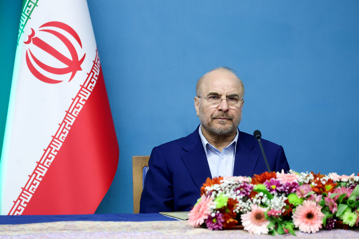 حل موضوع انرژی گران کردن آن نیست، رئیس مجلس شورای اسلامی با بیان اینکه منظور ما از حل موضوع انرژی گران کردن آن نیست، گفت: معتقدم افزایش قیمت انرژی نه نخستین راه و نه‌ تنها روش است.