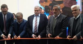 رونمایی از «سامانه پایش» افزایش تولید پنج میدان نفتی، سامانه پایش بهمنظور پیشبرد طرحهای توسعه و افزایش تولید میدانهای نفتی «آبان»، «پایدارغرب»، «چشمهخوش» و «پایدار شرق» با حضور مدیرعامل شرکت ملی نفت ایران و سفیر روسیه در ایران رونمایی شد.